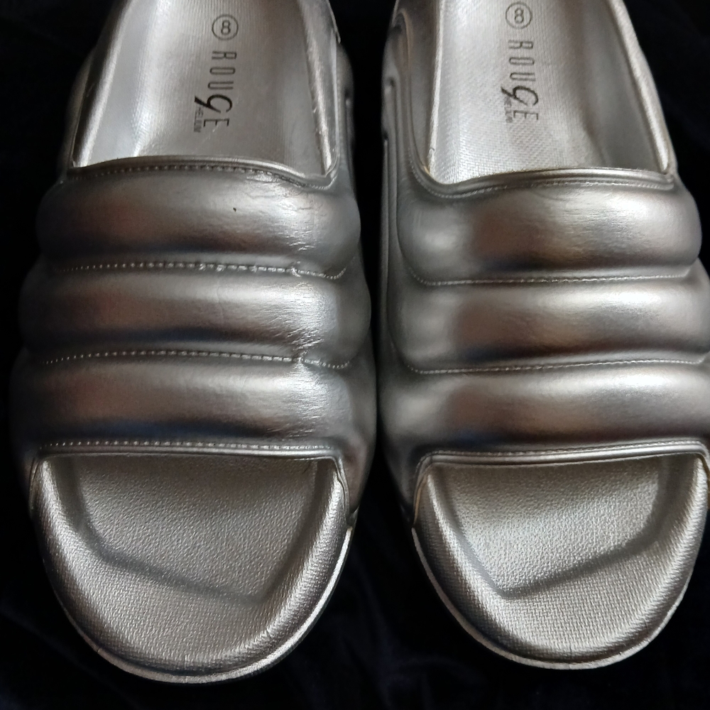 Rouge Helium Silver Women's Slide Sandals